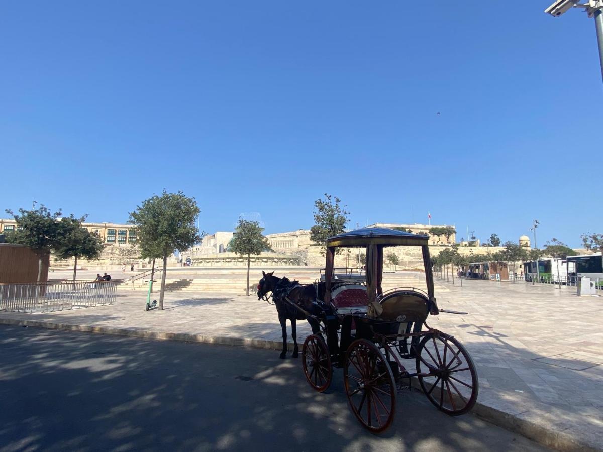 Sunshine - Modern Three Bedroom - No 1 Apartment Mellieħa